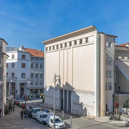 Calvino, In Piazza Unità Con Parcheggio Apartamento