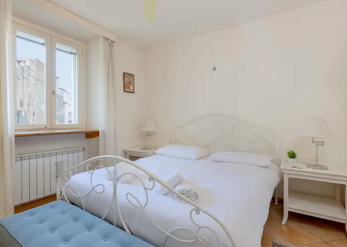 Calvino, In Piazza Unita Con Parcheggio Apartment *