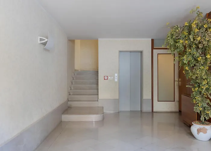 Calvino, In Piazza Unita Con Parcheggio *