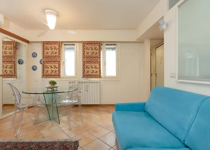 Calvino, In Piazza Unita Con Parcheggio